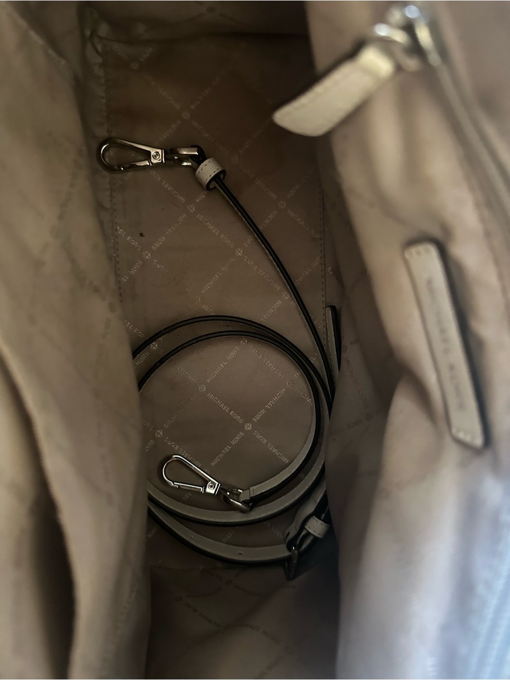 Michael Kors White Leather Satchel with Logo Charm - Picture 5 of 9